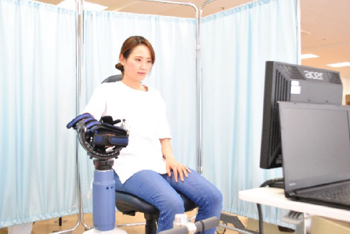 山口県下関市-下関リハビリテーション病院のリハビリ機器上肢用ロボット型運動訓練装置